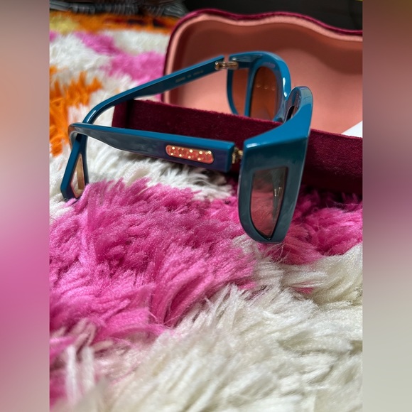 Gucci sunglasses. - Picture 7 of 7